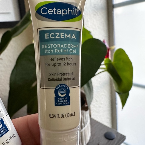 Eczema Restoraderm Itch Relief Gel - White - Picture 2 of 2